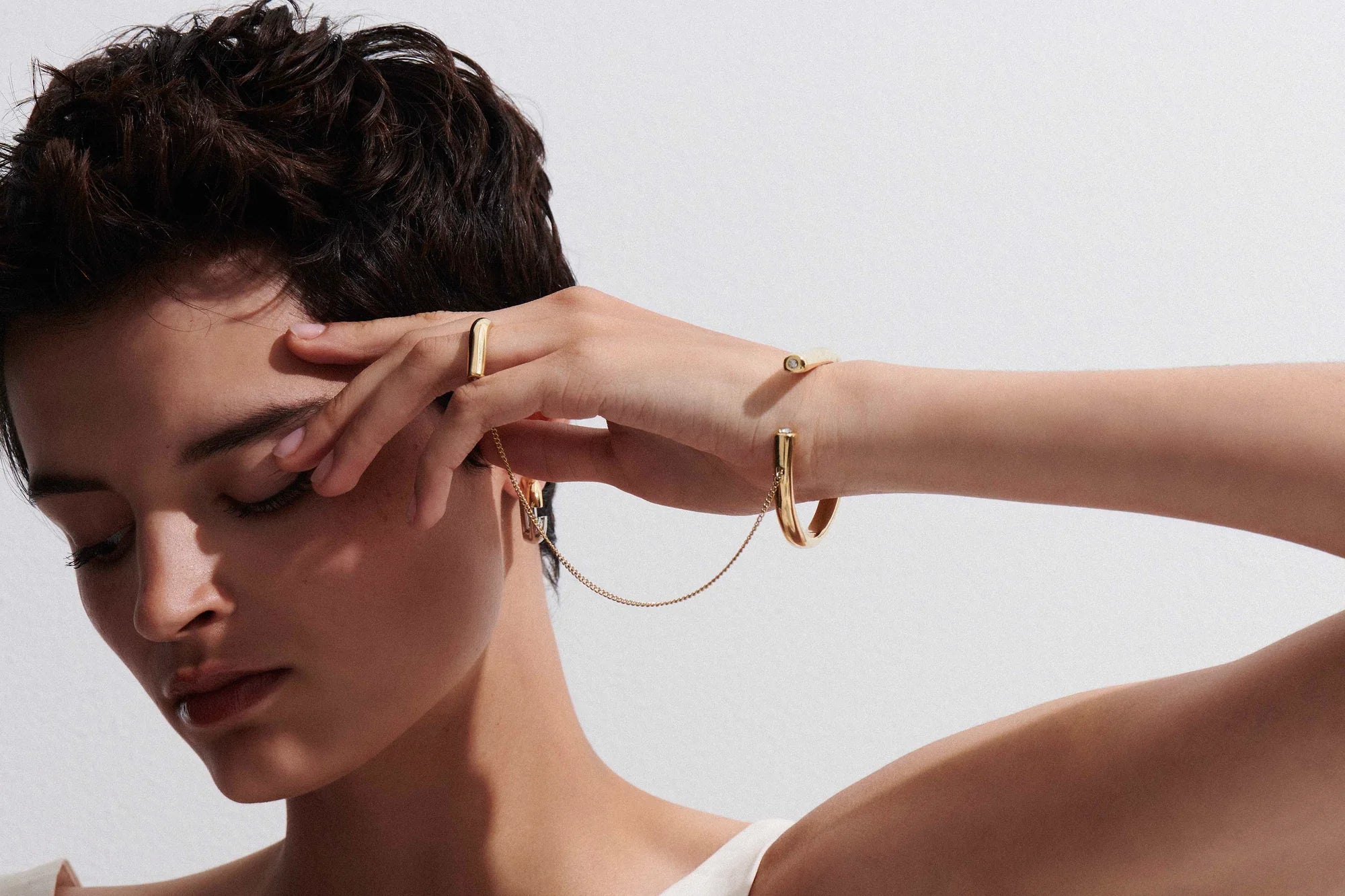 MARLO RING TO WRIST CUFF