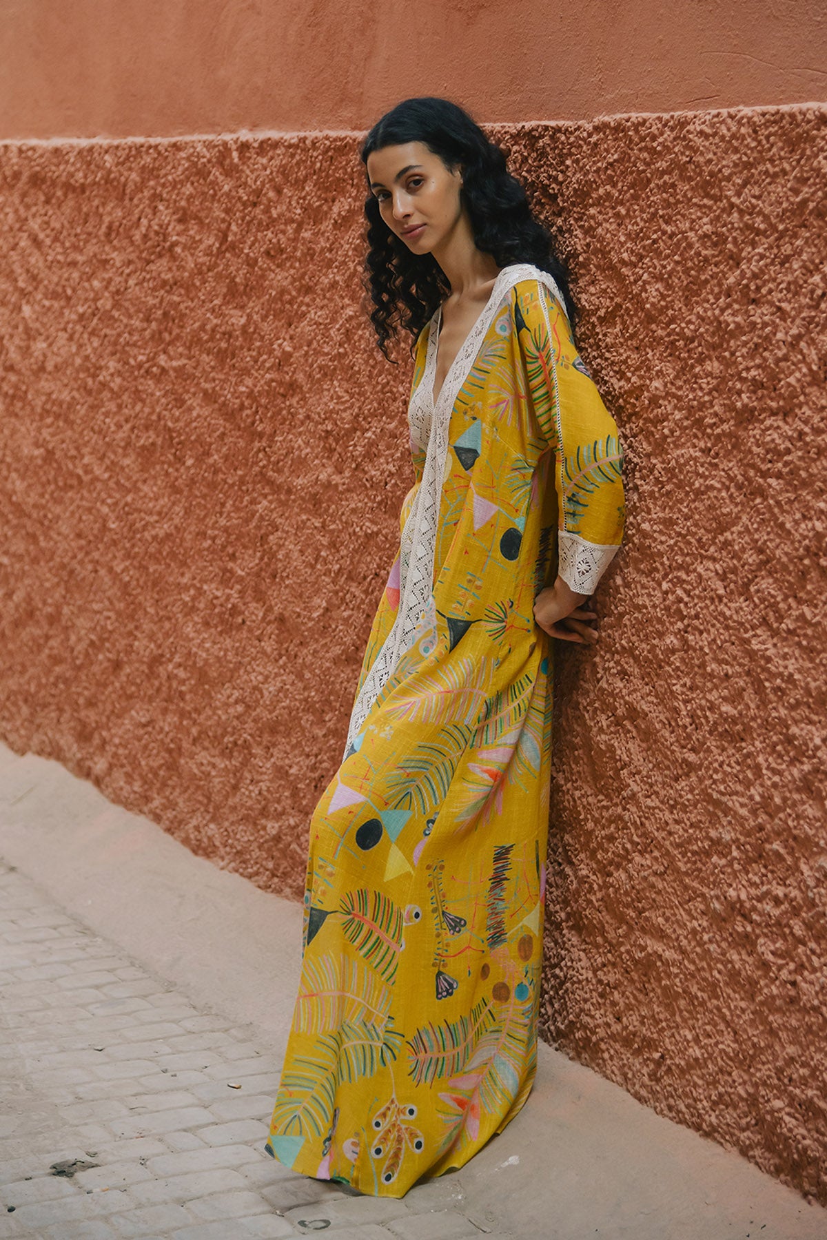 ROMANTIC V LACE TRIM KAFTAN