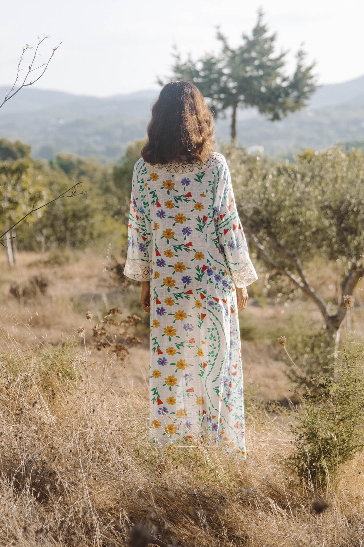 ROMANTIC V LACE TRIM KAFTAN I DAISY