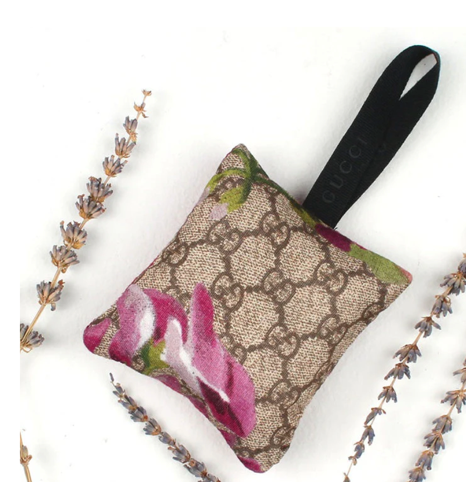 VINTAGE GUCCI LOGO BLOOMS PINK SILK SCARF LAVENDER-FILLED SACHET