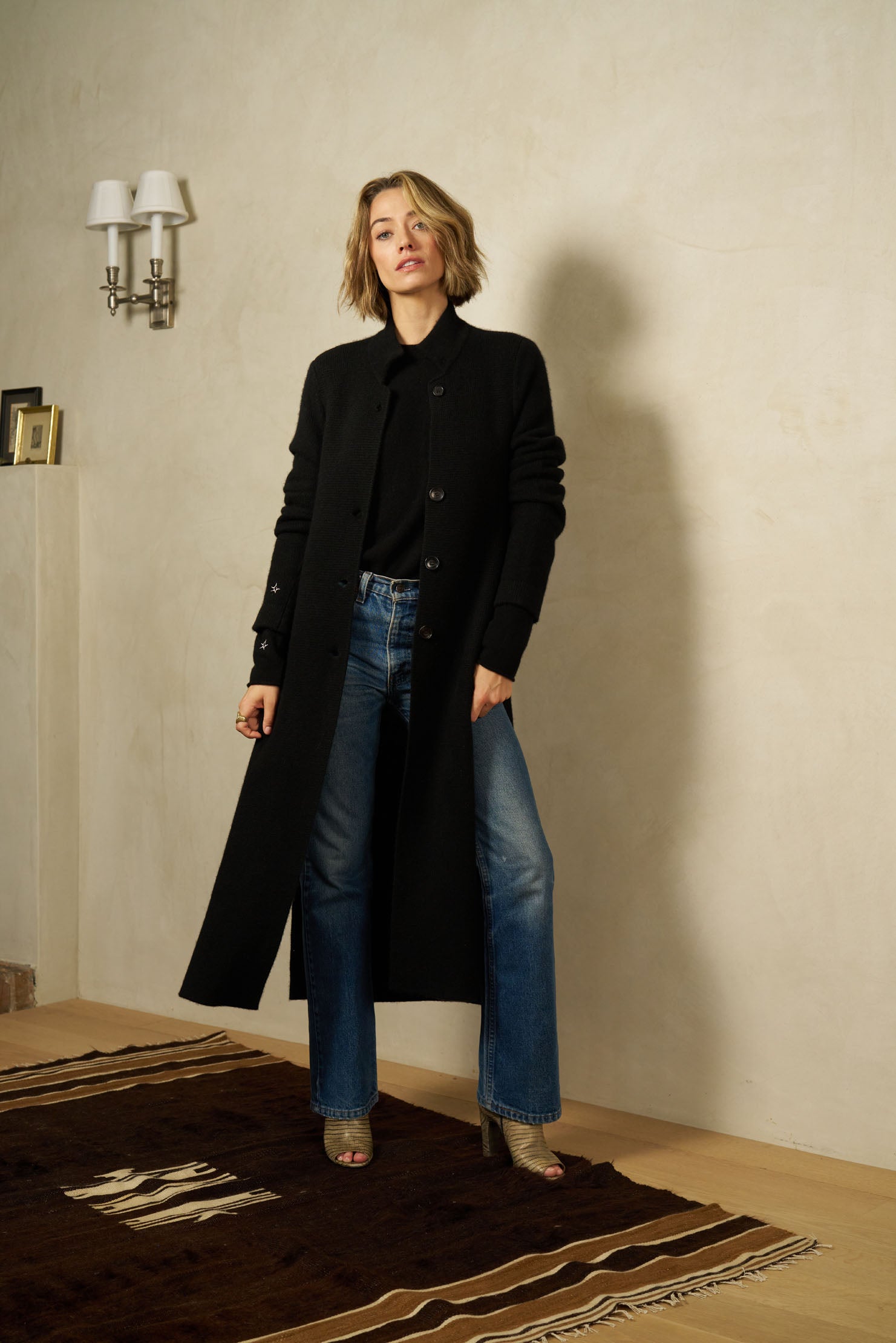 THE COAT - Black