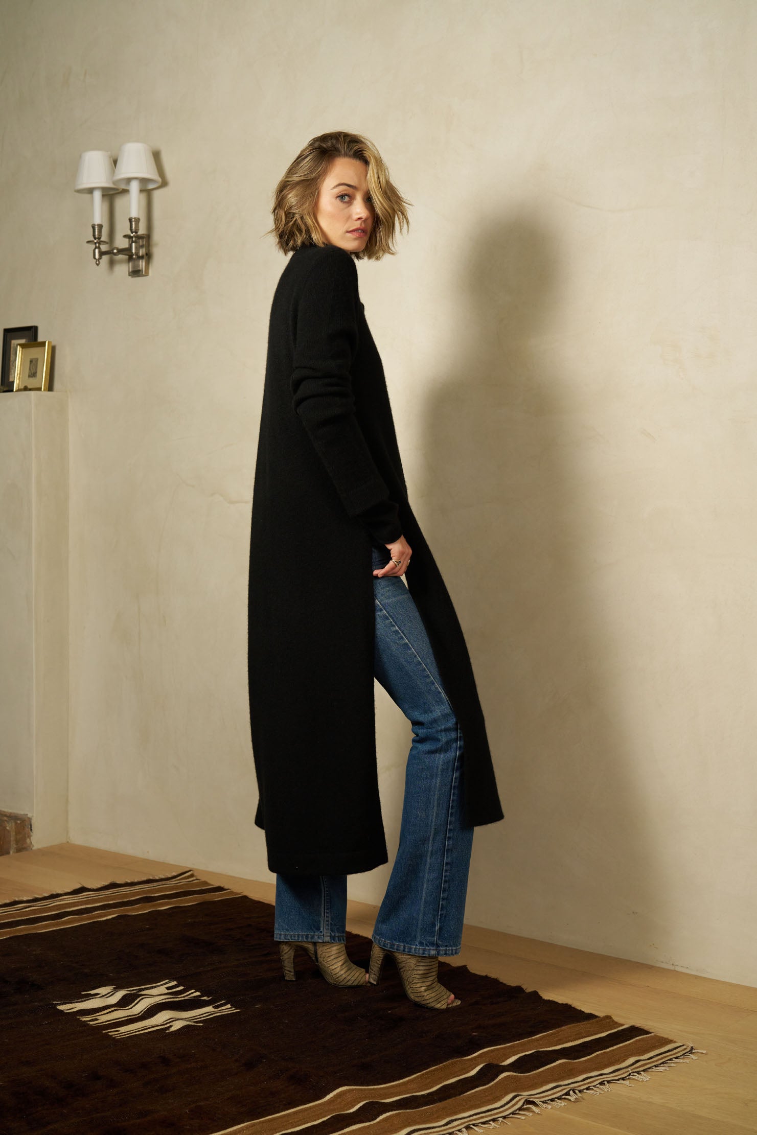 THE COAT - Black