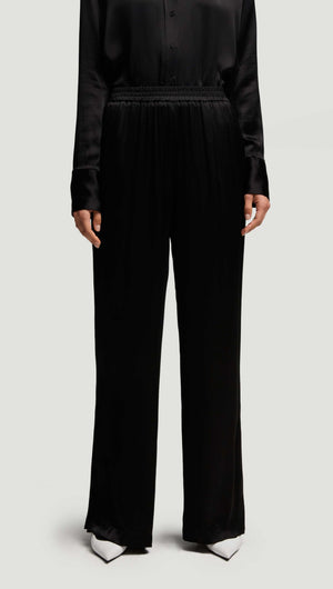 Pull on pant in Satin- Black