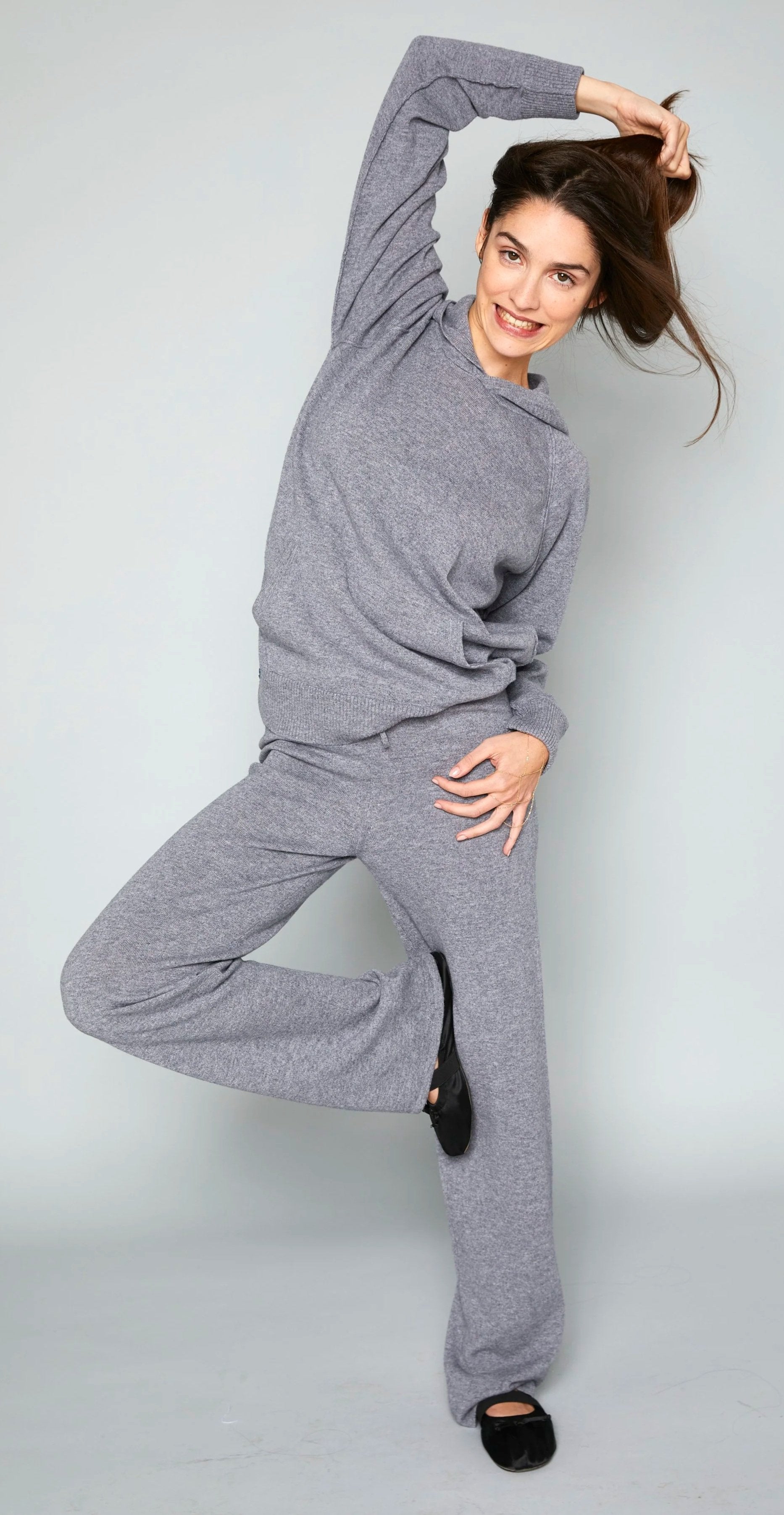 BROOKLYN GREY SWEATER