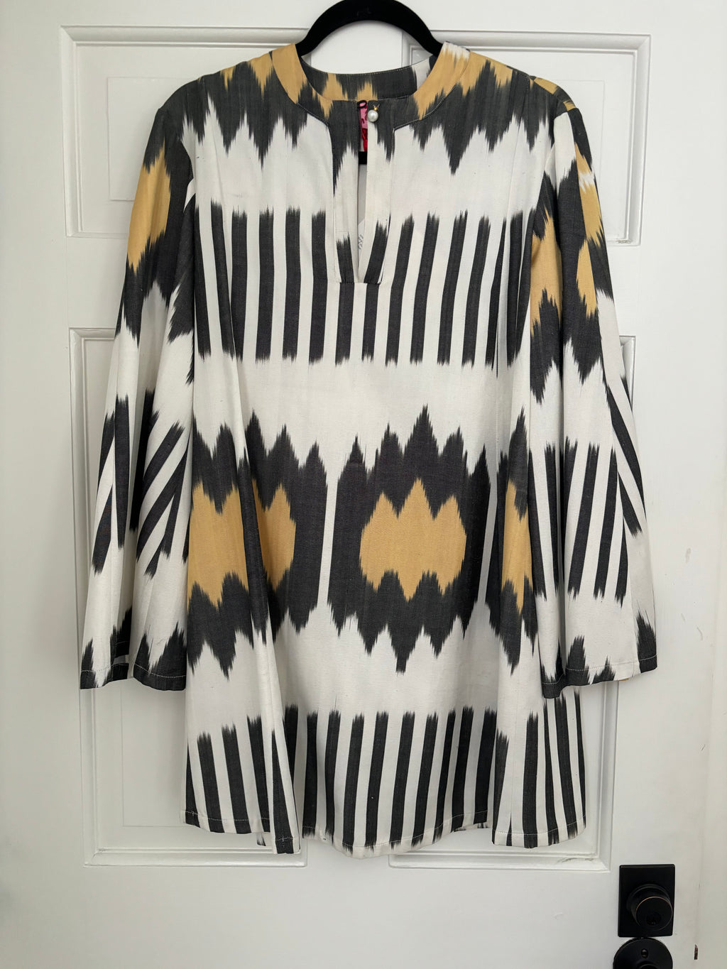 PLAJ DRESS - WHITE/BLACK ETHNIC MOTIF