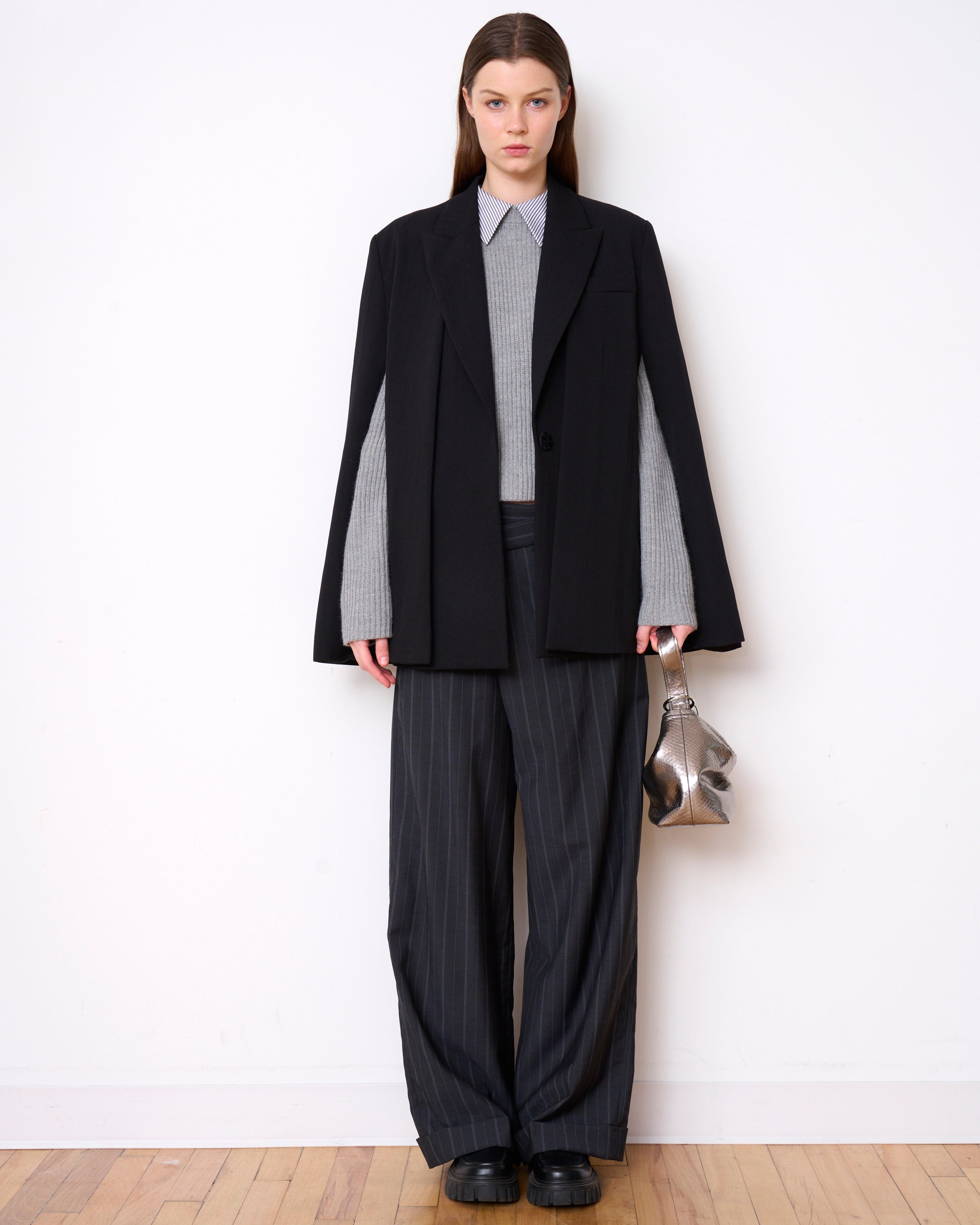 The Avenue Cape - Black