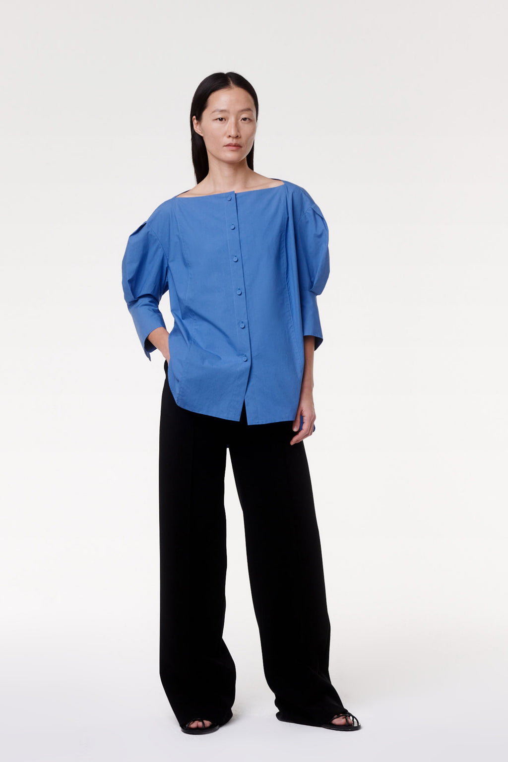 SHORT SLEEVE CUFFED BLOUSE